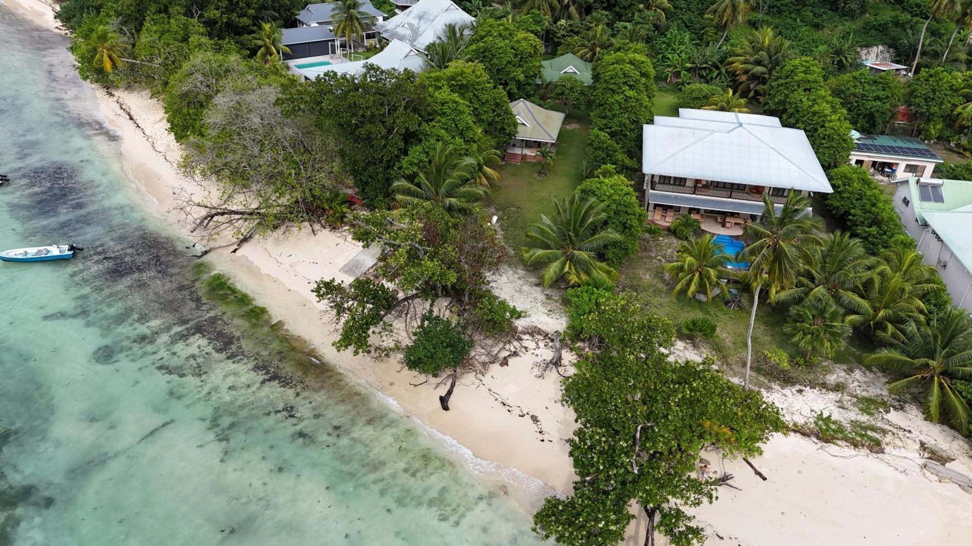 Surf Tropical Villa Seascape Cerf Island Room photo