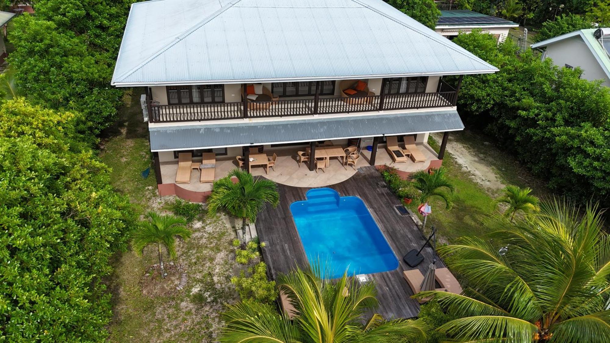 Surf Tropical Villa Seascape Cerf Island Exterior photo